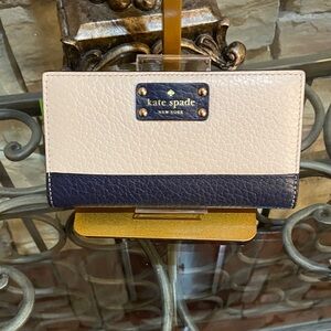 Kate Spade Cream and Black Wallet (NWT)